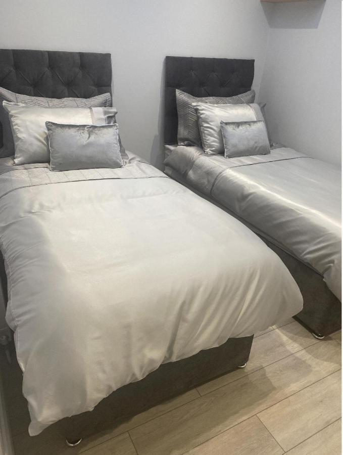 Modern 3-Bed Apartment In Magherafelt Sleeps 8 Zewnętrze zdjęcie