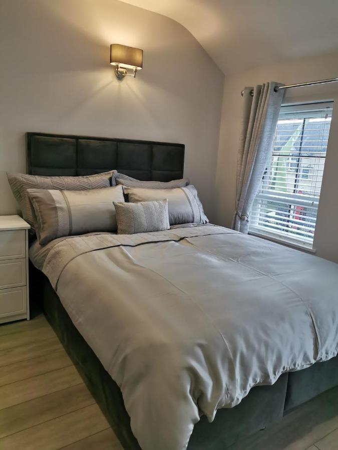 Modern 3-Bed Apartment In Magherafelt Sleeps 8 Zewnętrze zdjęcie