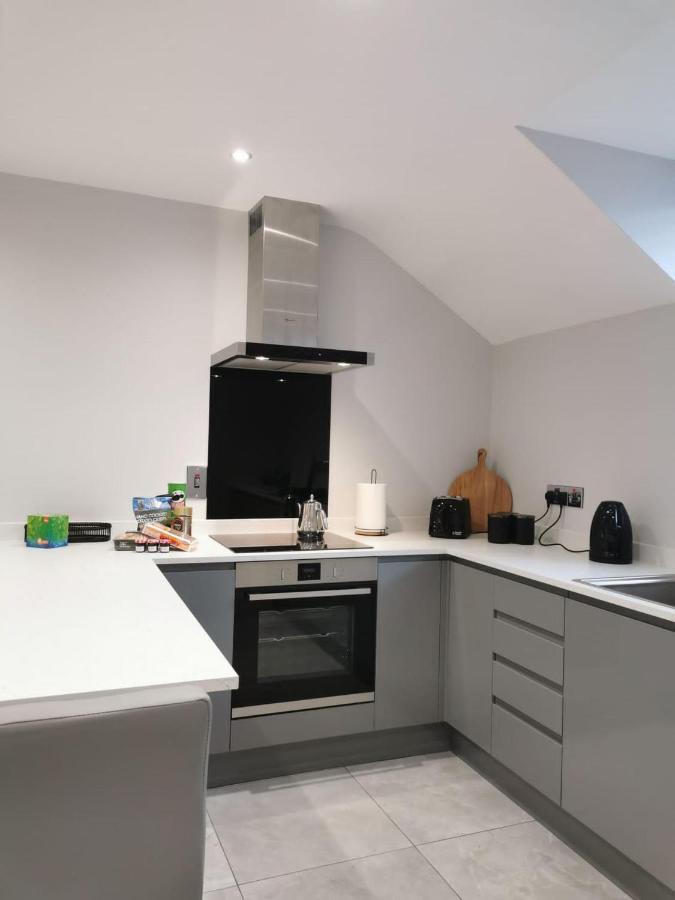 Modern 3-Bed Apartment In Magherafelt Sleeps 8 Zewnętrze zdjęcie
